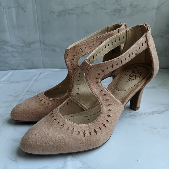 NWOB Life Stride Women's Giovanna Perf Pump, sz 7